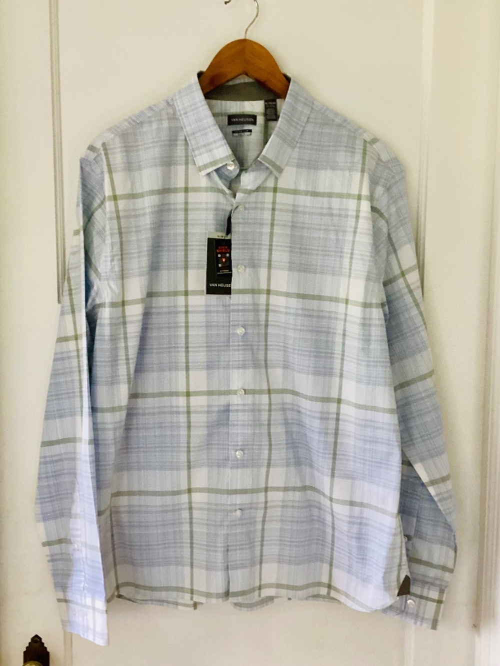 Van Heusen Never Tuck Slim Fit Mens Sz XL 17-17 1/2 Plaid Shirt Long Sleeves NWT